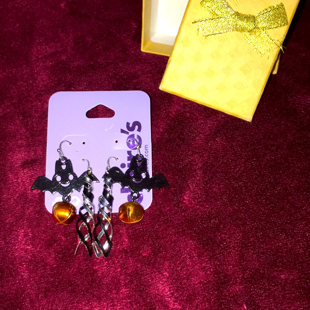 Earring bundle! Get these cute owl with bell and swirl earrings 🦉
